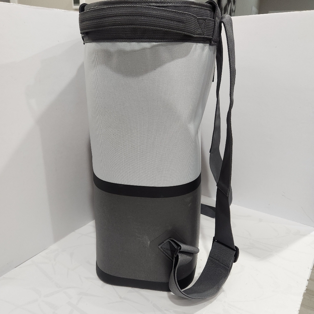 Igloo Reactor Portable 46 Can Soft Insulated Cinch Cooler Backpack Gray Tailgate - Picture 6 of 13